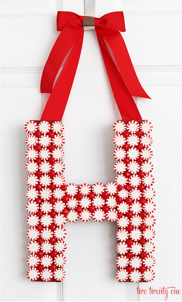 peppermint-monogram-wreath